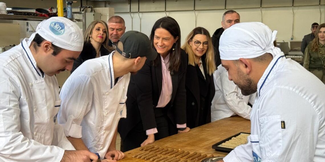 ΥΠΕΚΑ: Δύο προγράμματα απασχόλησης στην Περιφέρεια Ανατολικής Μακεδονίας – Θράκης