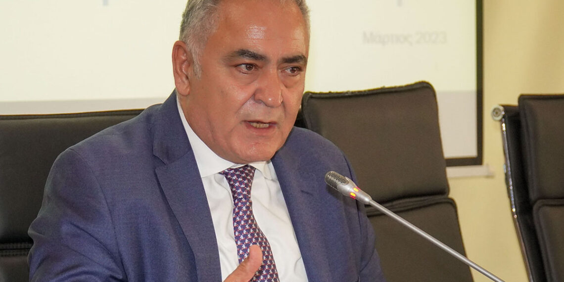 Οι ΜμΕ στο χείλος του γκρεμού και η κοινωνία σε απόγνωση